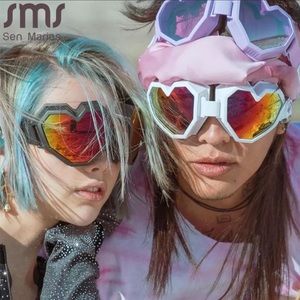 NWT Black Heart Shaped Goggle Sunglasses Oversized Gradient Lens